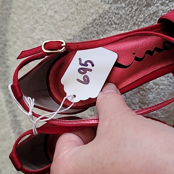 Nina red dress sandal style heel 8.5M, leather sole sequin & satin trim peek toe - Picture 7 of 8